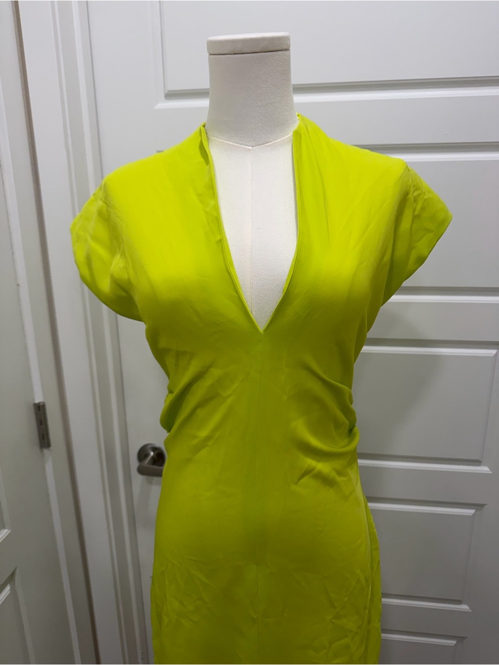 Lime Green V-Neck Ruched Waist Midi Dress - Picture 5 of 8
